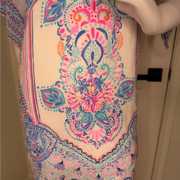 Lilly Pulitzer Floral Patterned Dress with Blue and Pink Accents Size XS. - Picture 5 of 12